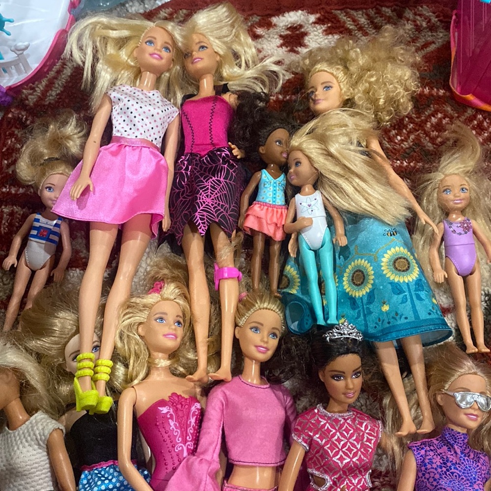 Barbies huge lot